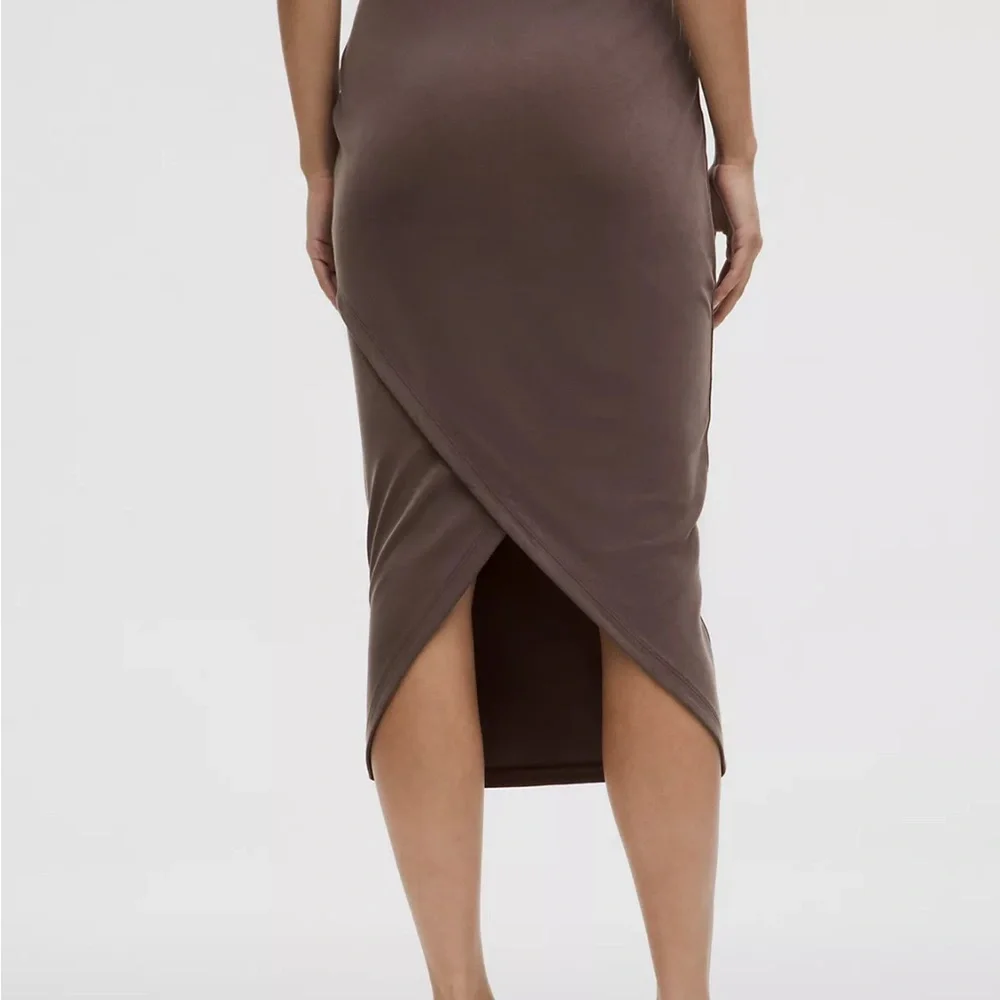 Lululemon‎ Drapey Softstreme Column Midi Skirt